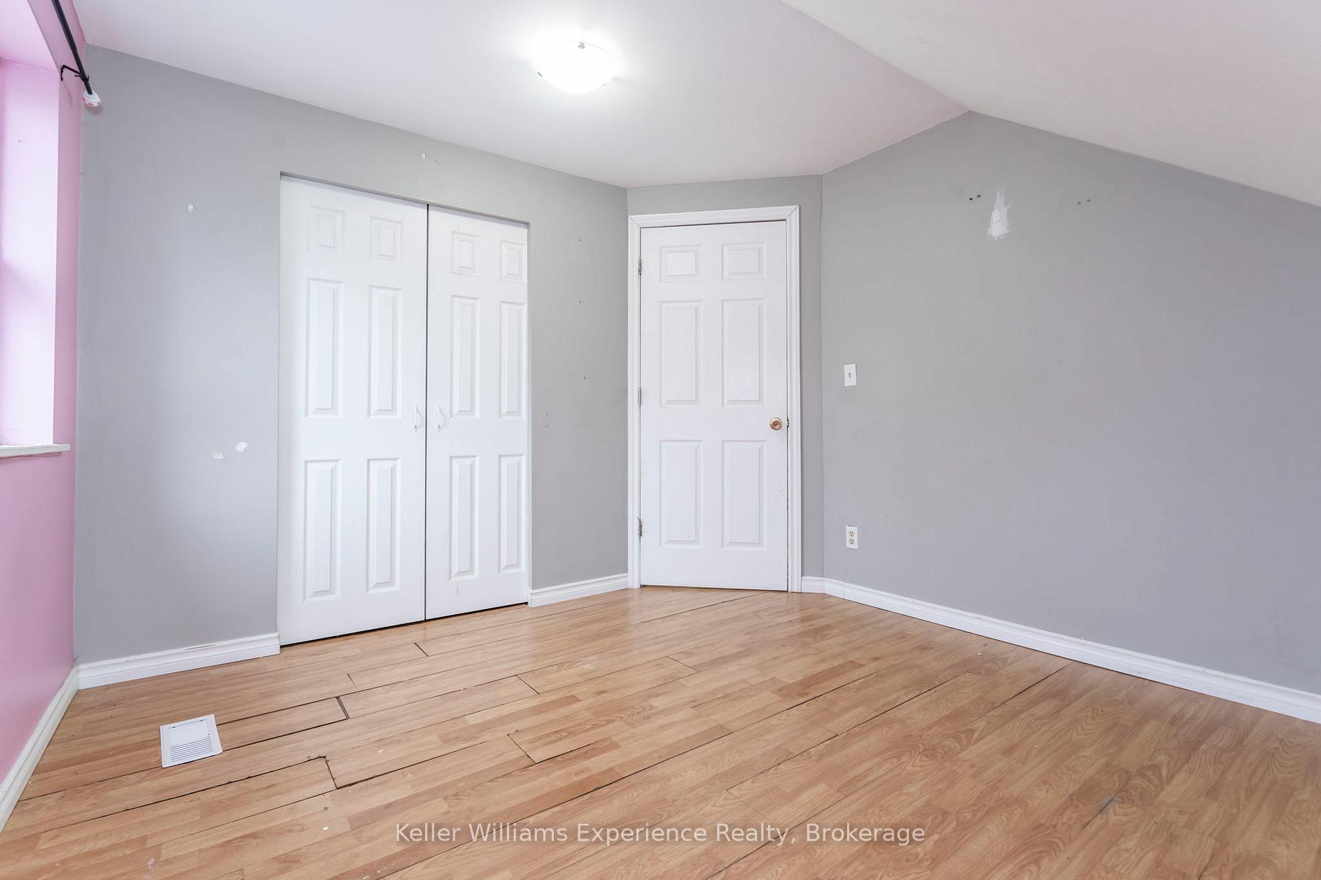 Photo 22 of 396 Russell Street, Midland — HOMEH