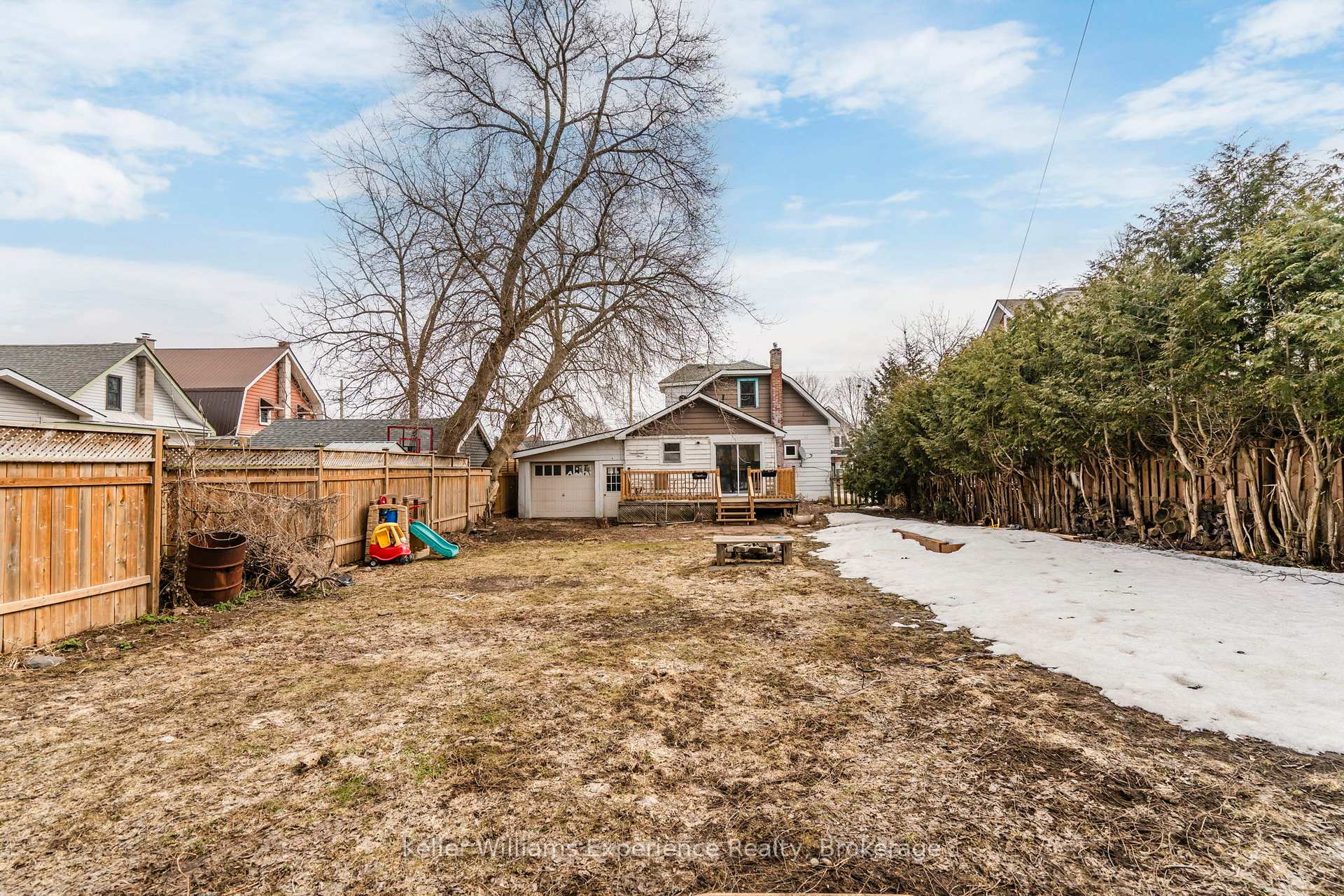 Photo 33 of 396 Russell Street, Midland — HOMEH