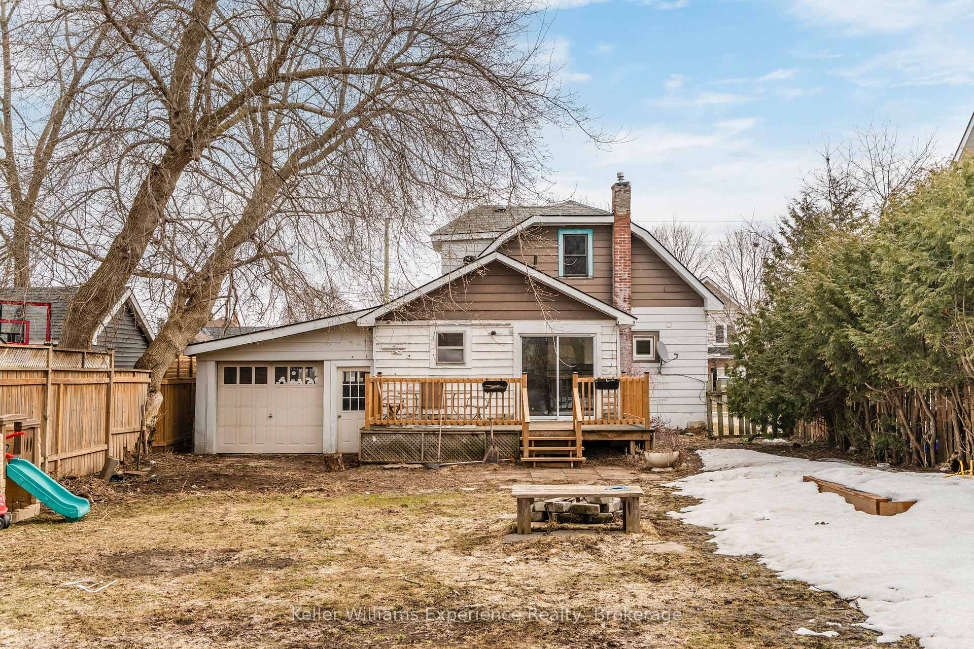 Photo 35 of 396 Russell Street, Midland — HOMEH