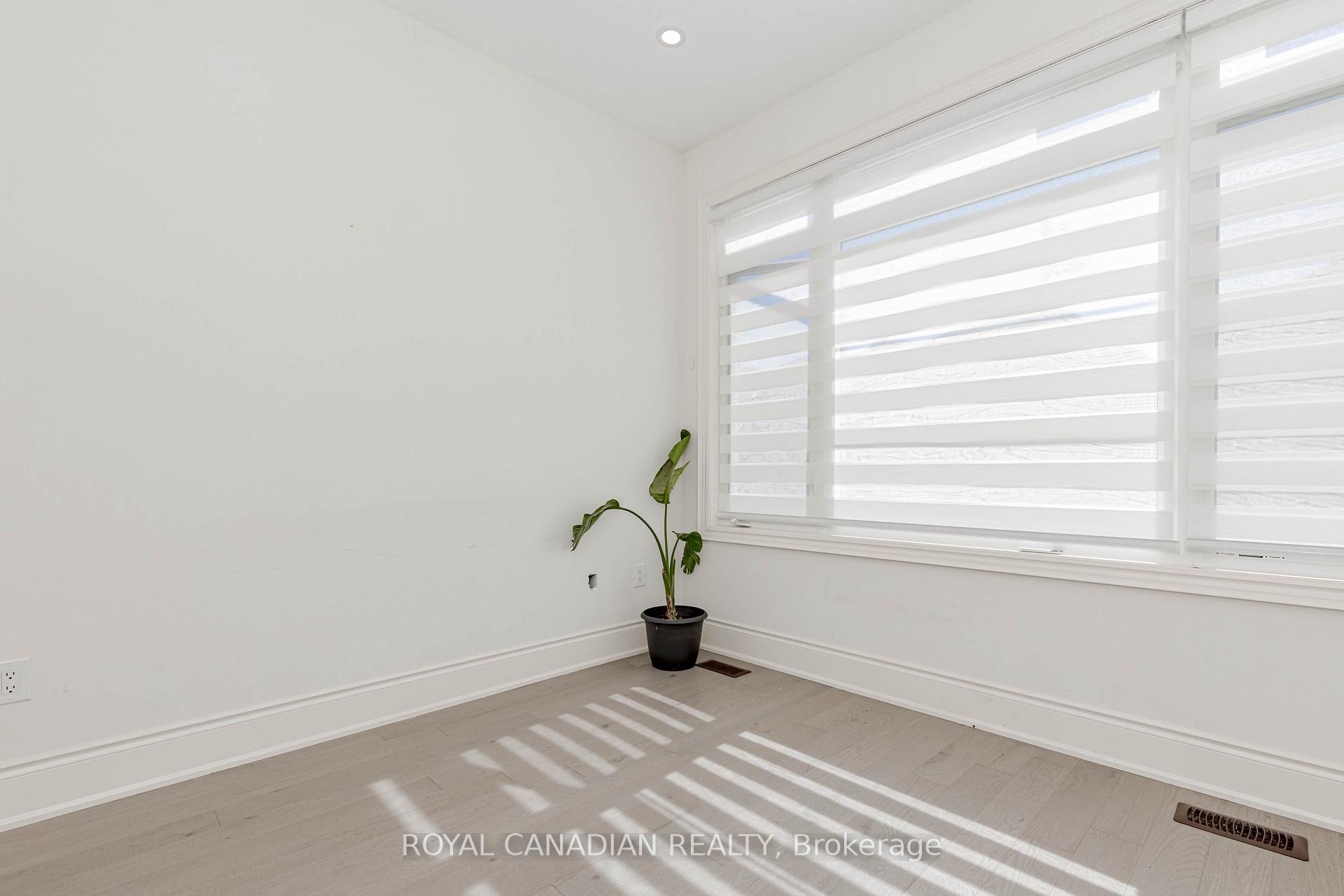 Photo 7 of 74 Cattail Crescent, Hamilton, Waterdown — HOMEH