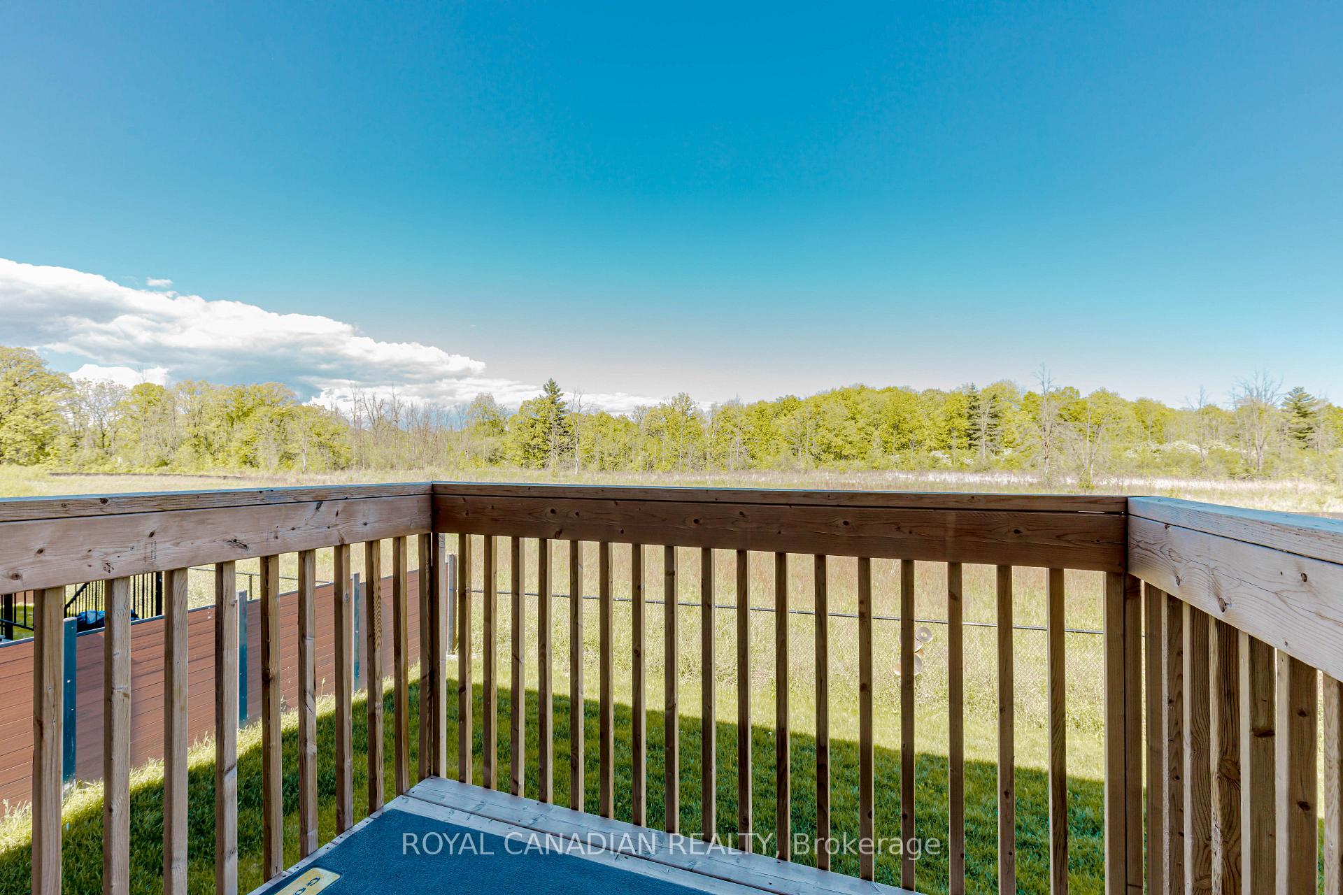 Photo 14 of 74 Cattail Crescent, Hamilton, Waterdown — HOMEH