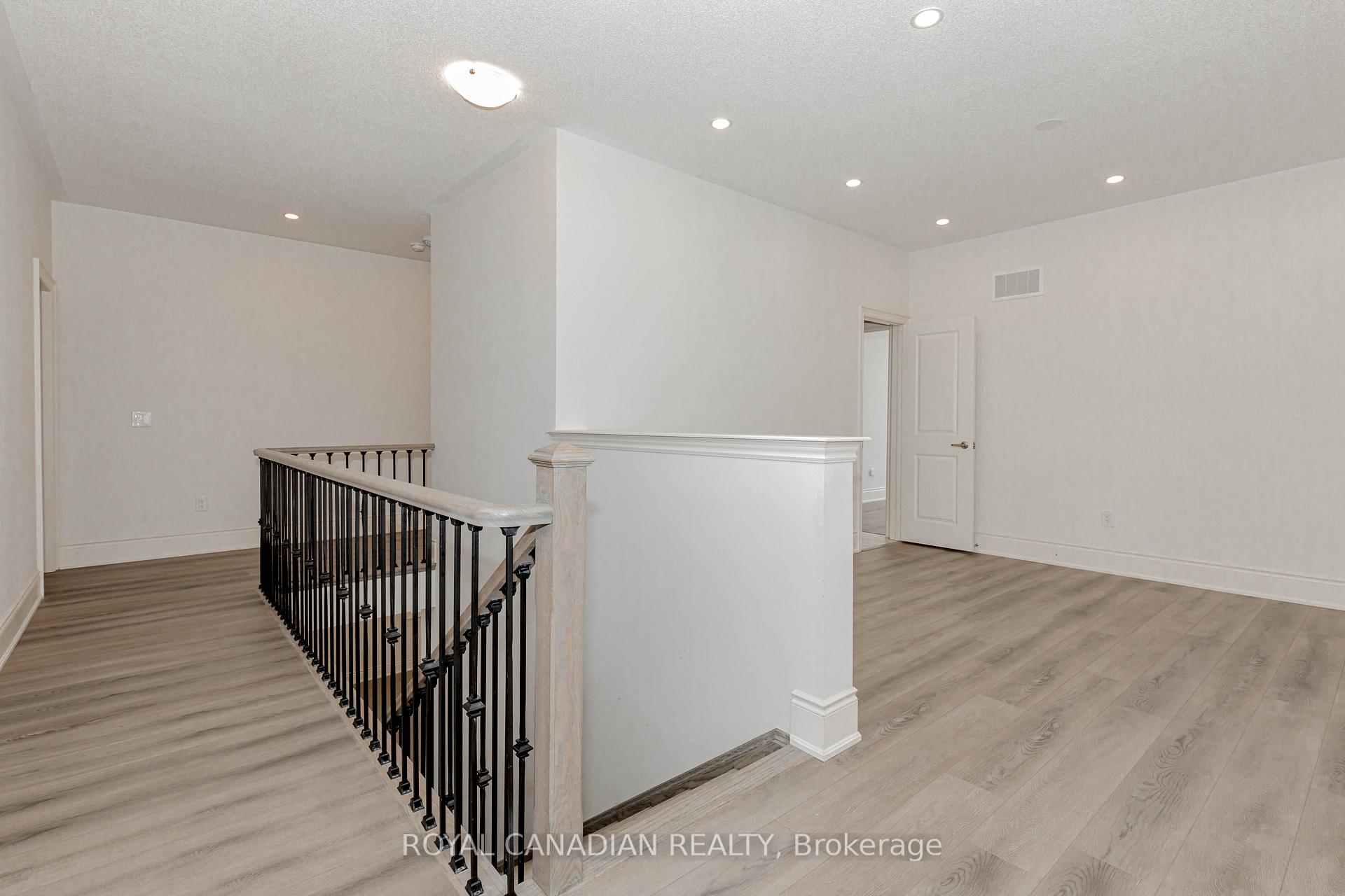Photo 24 of 74 Cattail Crescent, Hamilton, Waterdown — HOMEH