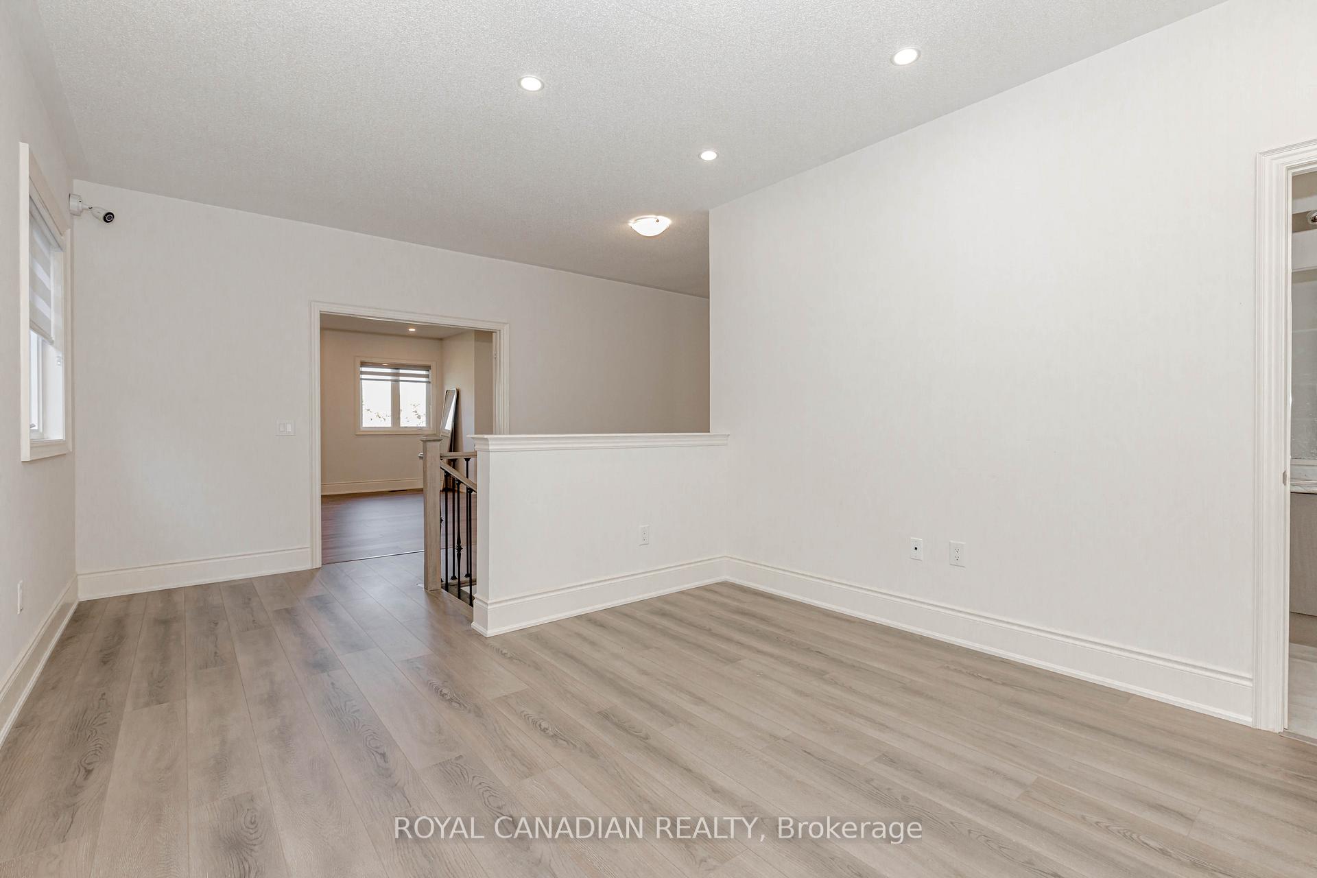 Photo 25 of 74 Cattail Crescent, Hamilton, Waterdown — HOMEH
