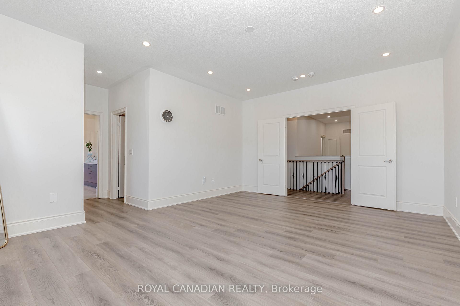 Photo 28 of 74 Cattail Crescent, Hamilton, Waterdown — HOMEH