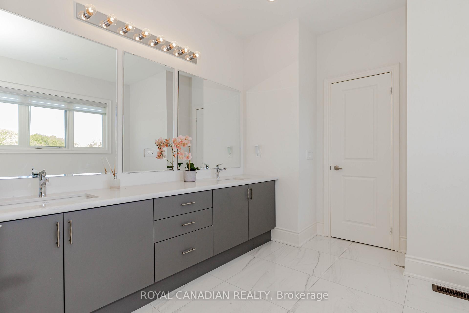 Photo 34 of 74 Cattail Crescent, Hamilton, Waterdown — HOMEH