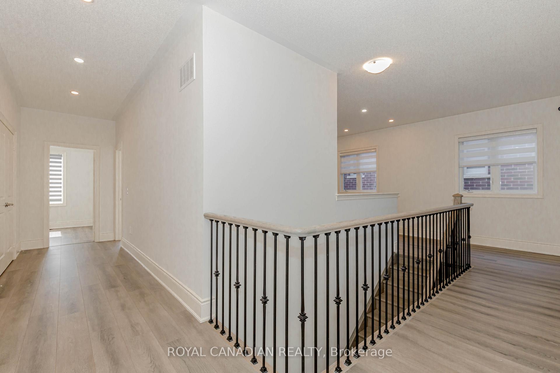 Photo 38 of 74 Cattail Crescent, Hamilton, Waterdown — HOMEH
