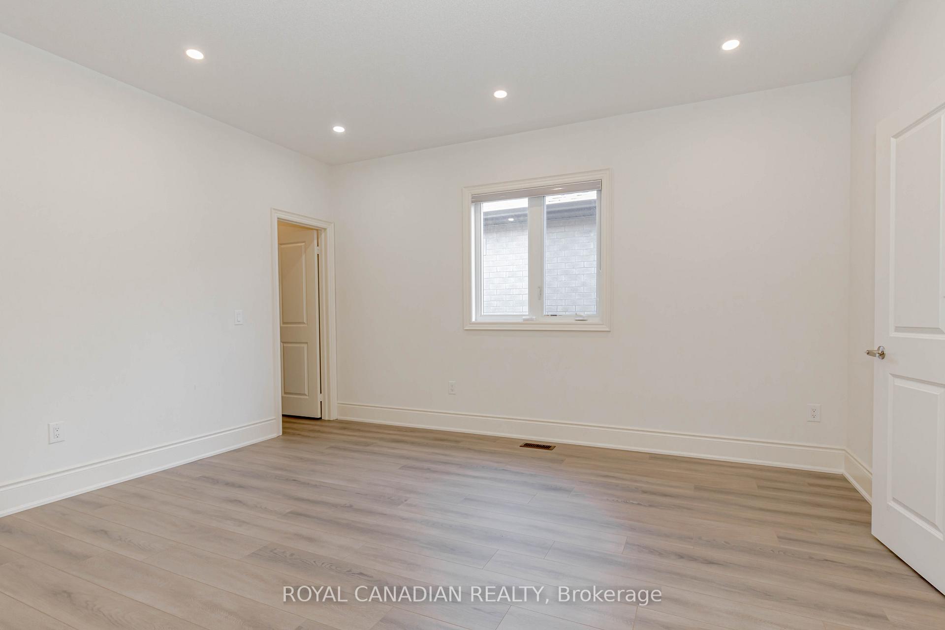 Photo 39 of 74 Cattail Crescent, Hamilton, Waterdown — HOMEH