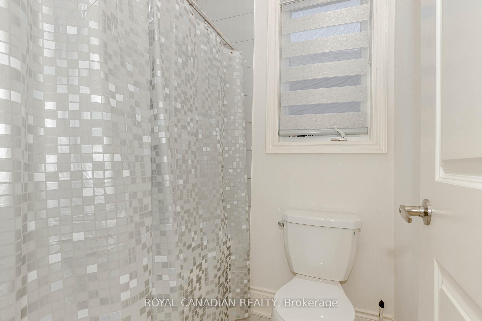 Photo 43 of 74 Cattail Crescent, Hamilton, Waterdown — HOMEH