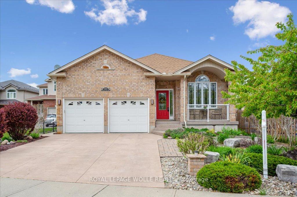 Photo 2 of 504 Country Clair Place, Kitchener — HOMEH