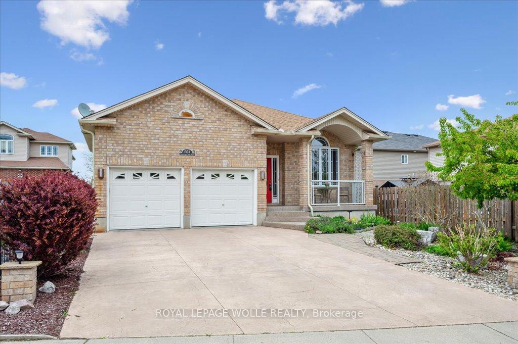 Photo 3 of 504 Country Clair Place, Kitchener — HOMEH