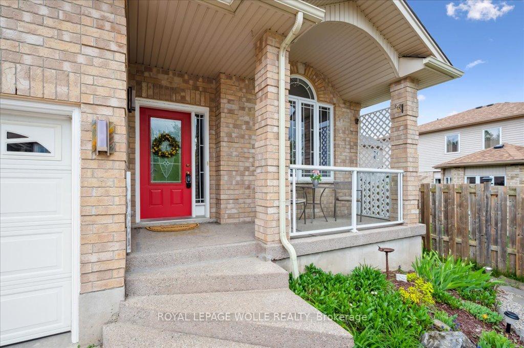 Photo 4 of 504 Country Clair Place, Kitchener — HOMEH