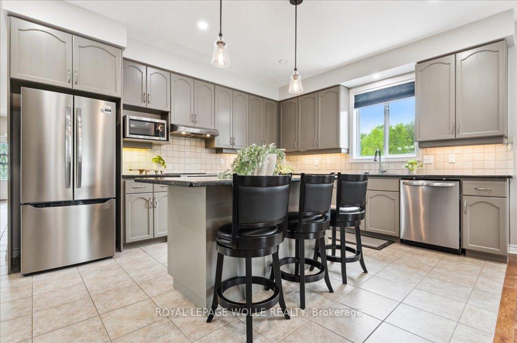 Photo 11 of 504 Country Clair Place, Kitchener — HOMEH