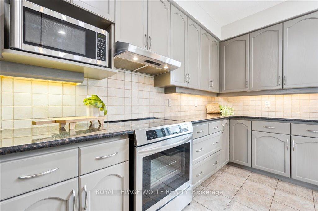 Photo 13 of 504 Country Clair Place, Kitchener — HOMEH