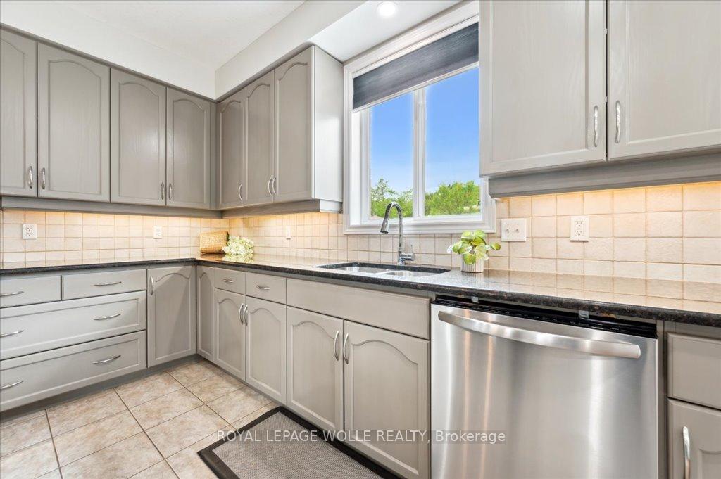 Photo 14 of 504 Country Clair Place, Kitchener — HOMEH