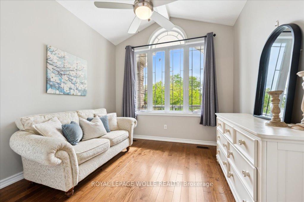 Photo 18 of 504 Country Clair Place, Kitchener — HOMEH