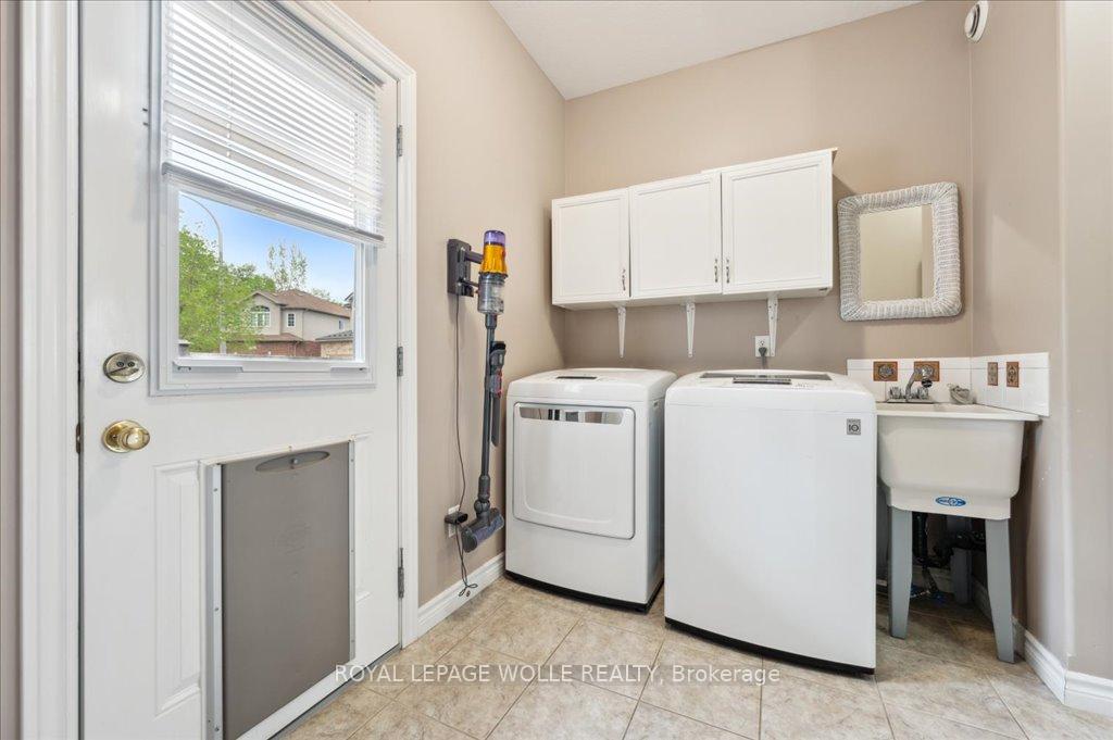 Photo 25 of 504 Country Clair Place, Kitchener — HOMEH