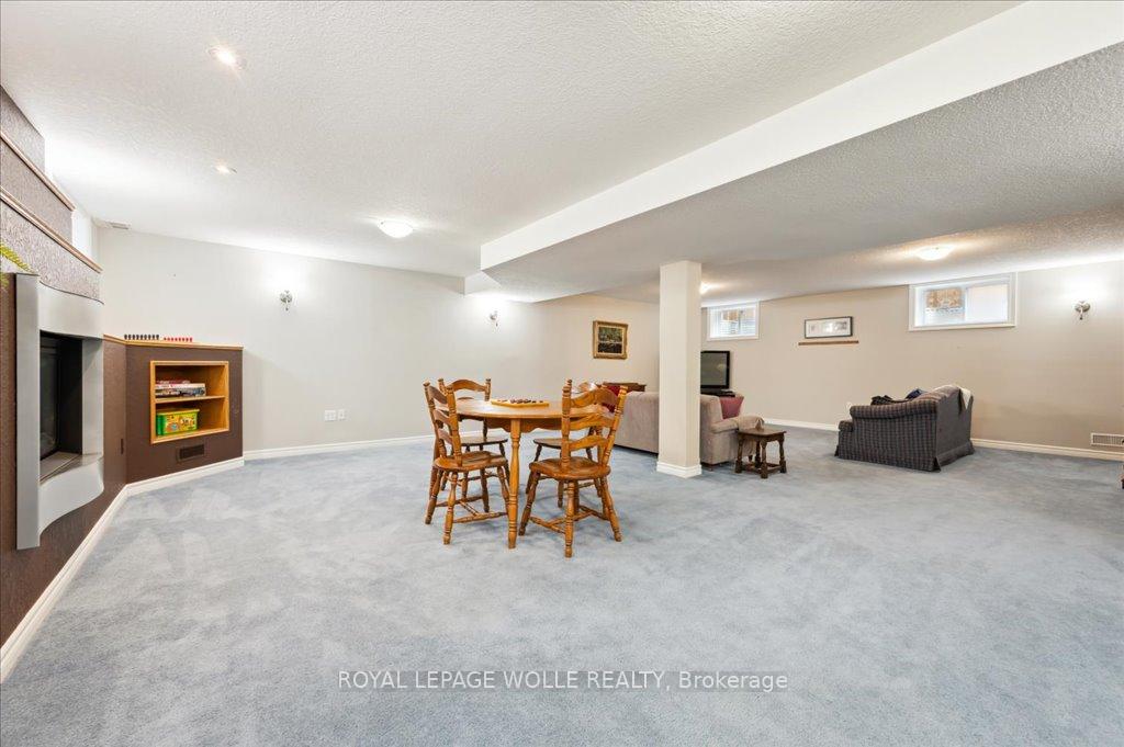 Photo 26 of 504 Country Clair Place, Kitchener — HOMEH