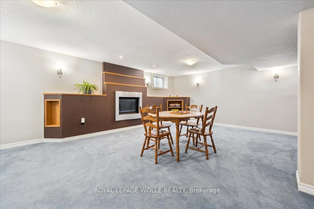 Photo 27 of 504 Country Clair Place, Kitchener — HOMEH