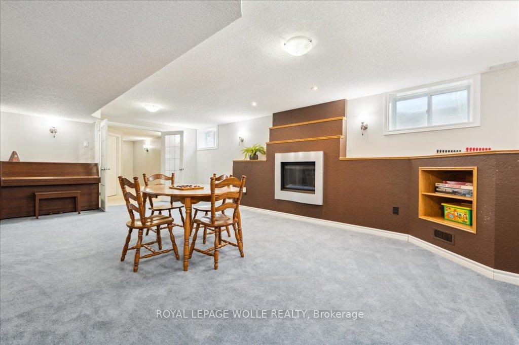 Photo 28 of 504 Country Clair Place, Kitchener — HOMEH