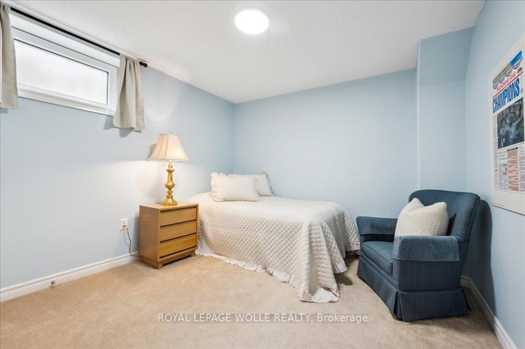 Photo 33 of 504 Country Clair Place, Kitchener — HOMEH