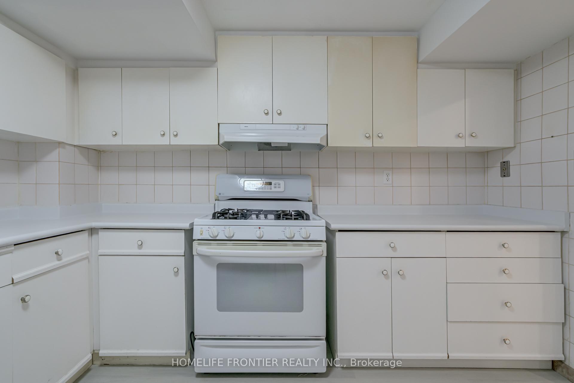Photo 11 of Unit Lower A, 62 Clark Avenue, Markham, Thornhill — HOMEH
