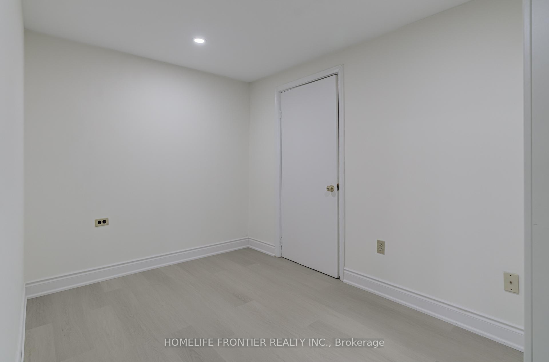 Photo 13 of Unit Lower A, 62 Clark Avenue, Markham, Thornhill — HOMEH
