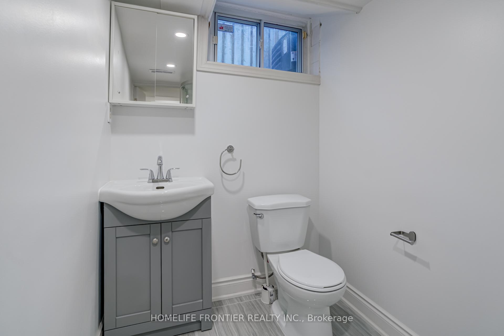 Photo 18 of Unit Lower A, 62 Clark Avenue, Markham, Thornhill — HOMEH