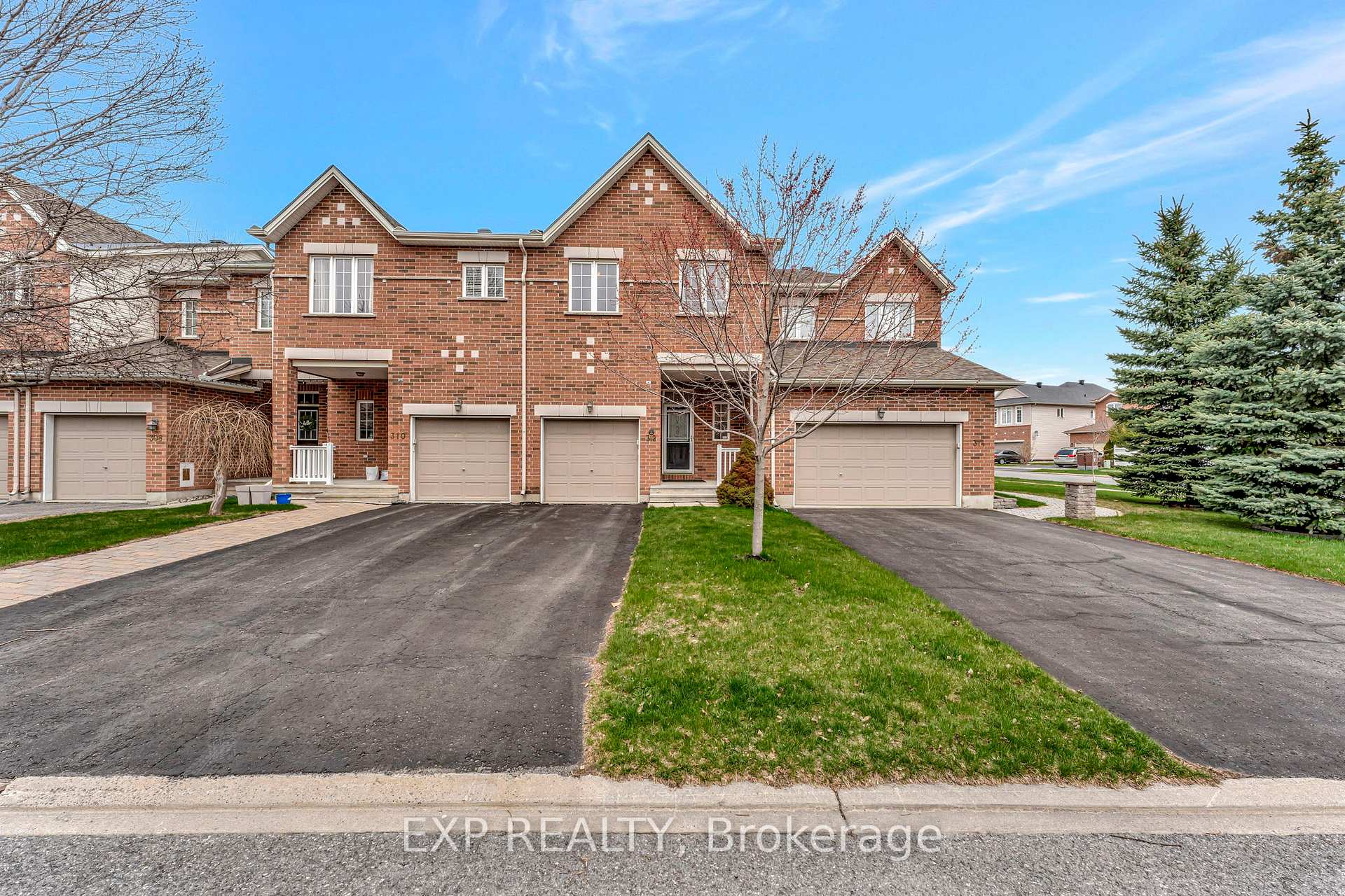 Photo 2 of 312 Waymark Crescent, Ottawa, Kanata - Emerald Meadows/Trailwest — HOMEH