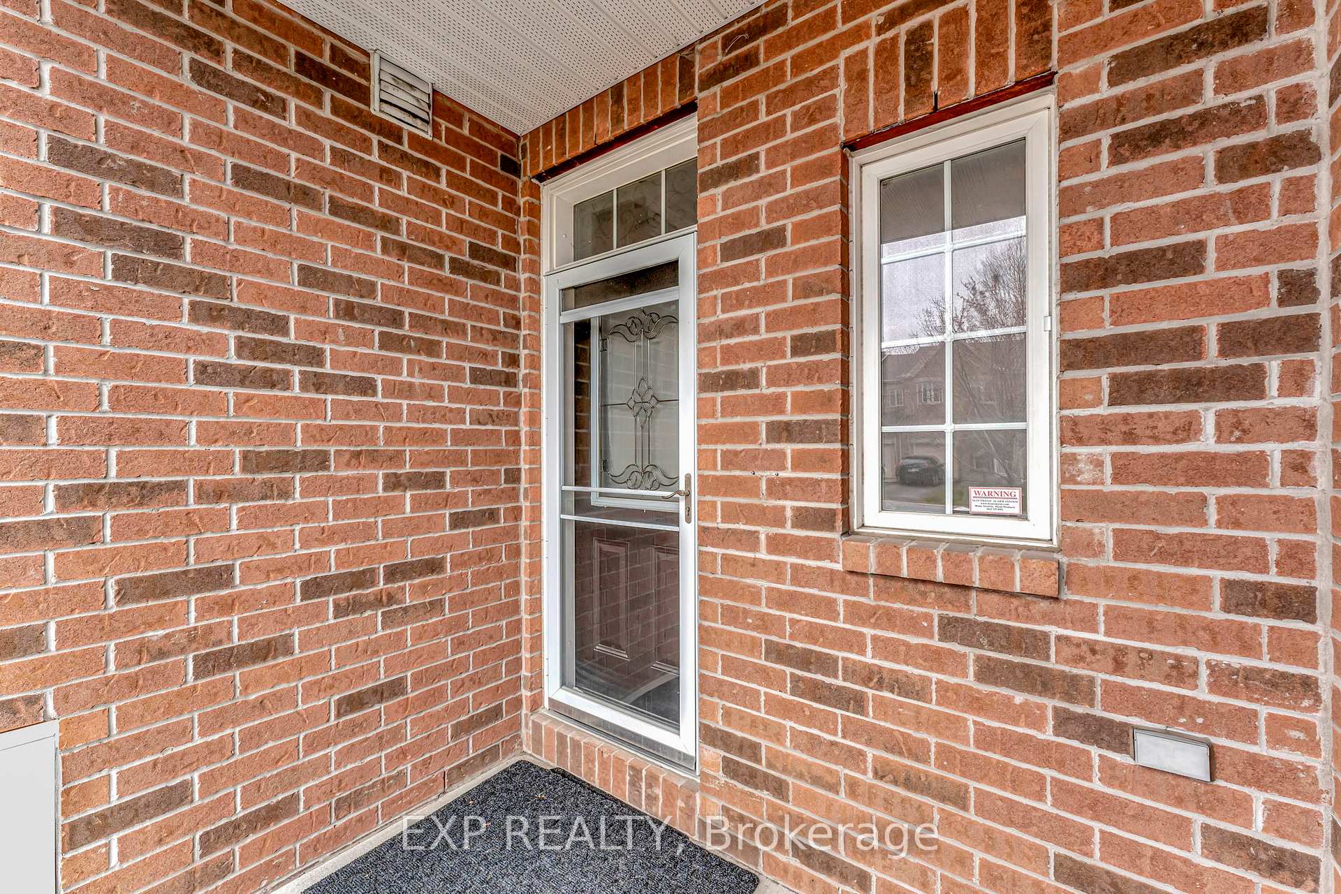Photo 4 of 312 Waymark Crescent, Ottawa, Kanata - Emerald Meadows/Trailwest — HOMEH