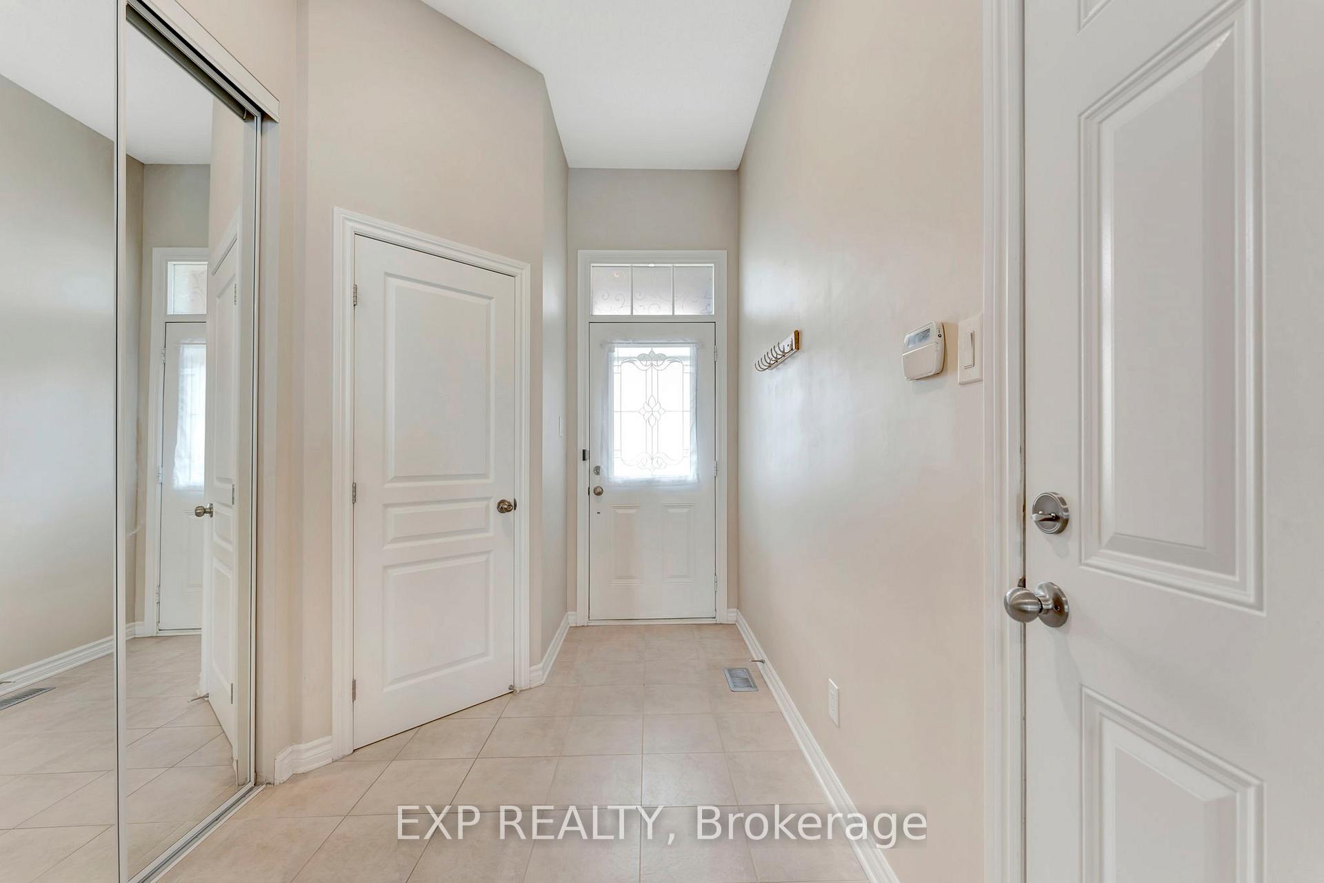 Photo 5 of 312 Waymark Crescent, Ottawa, Kanata - Emerald Meadows/Trailwest — HOMEH