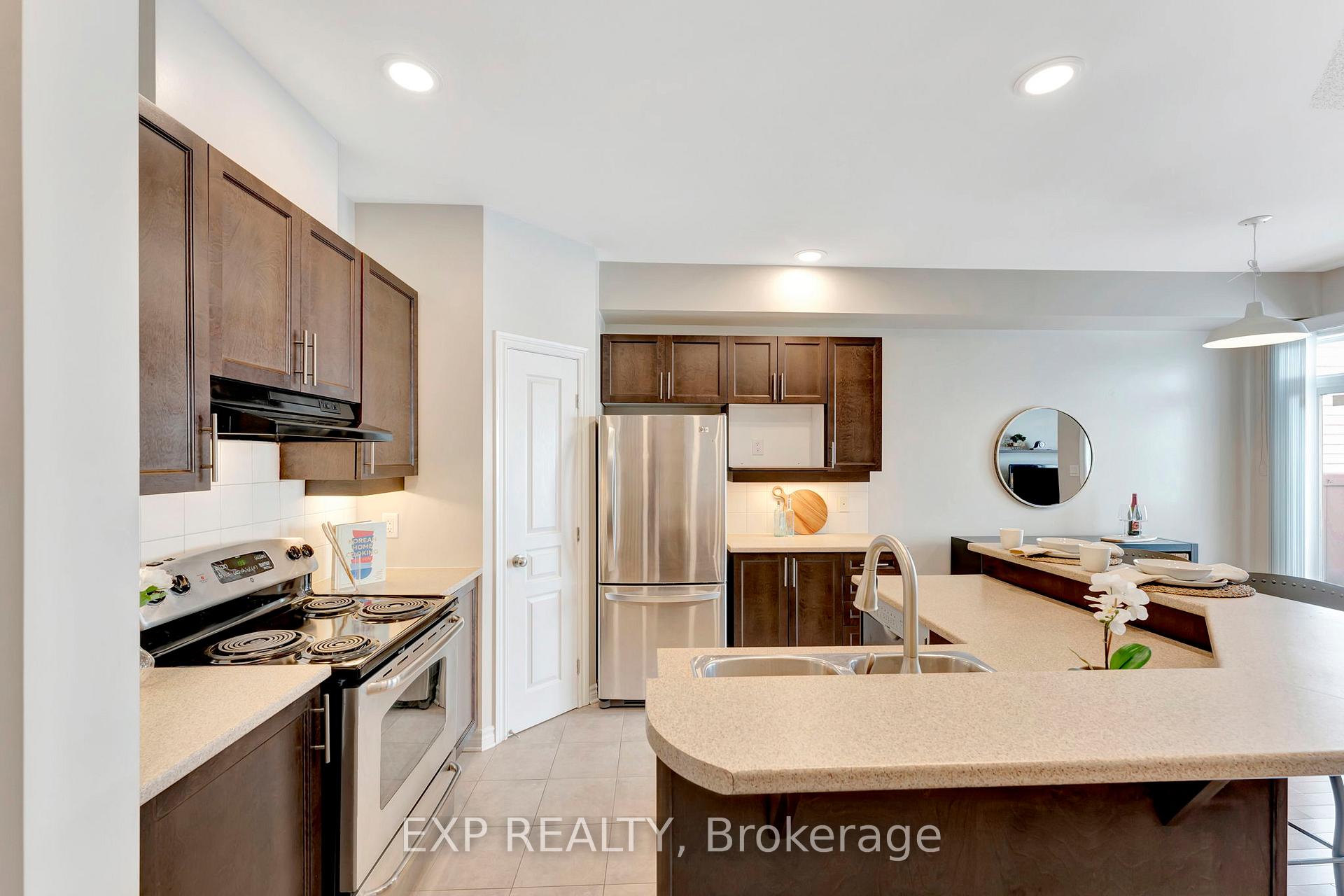 Photo 10 of 312 Waymark Crescent, Ottawa, Kanata - Emerald Meadows/Trailwest — HOMEH
