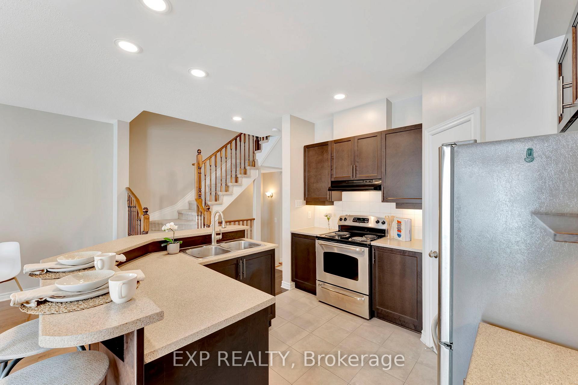 Photo 11 of 312 Waymark Crescent, Ottawa, Kanata - Emerald Meadows/Trailwest — HOMEH