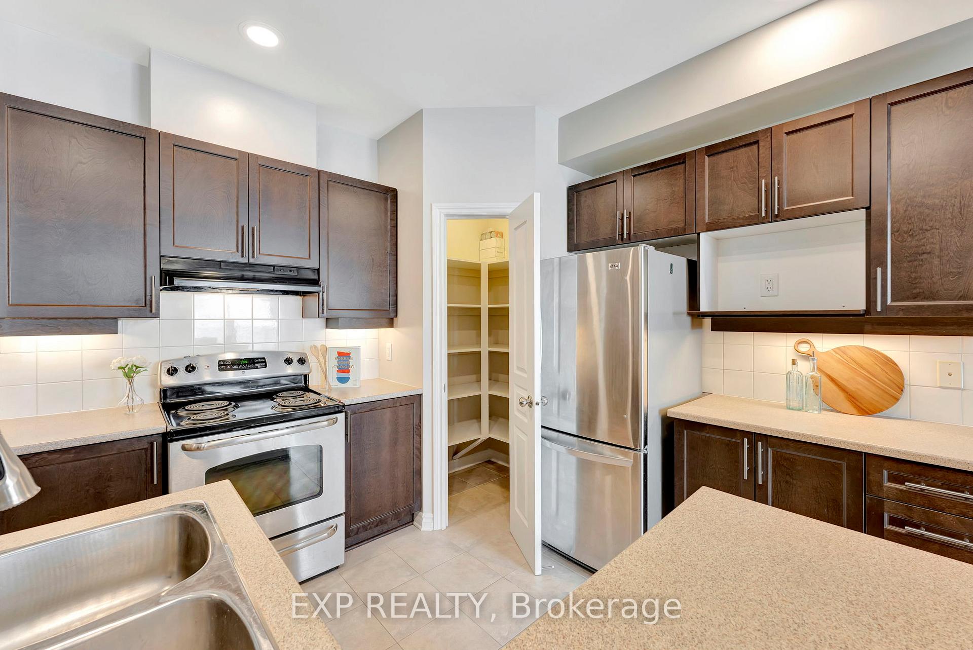 Photo 13 of 312 Waymark Crescent, Ottawa, Kanata - Emerald Meadows/Trailwest — HOMEH