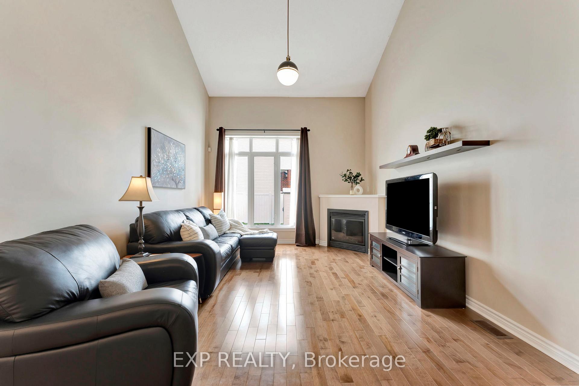 Photo 17 of 312 Waymark Crescent, Ottawa, Kanata - Emerald Meadows/Trailwest — HOMEH