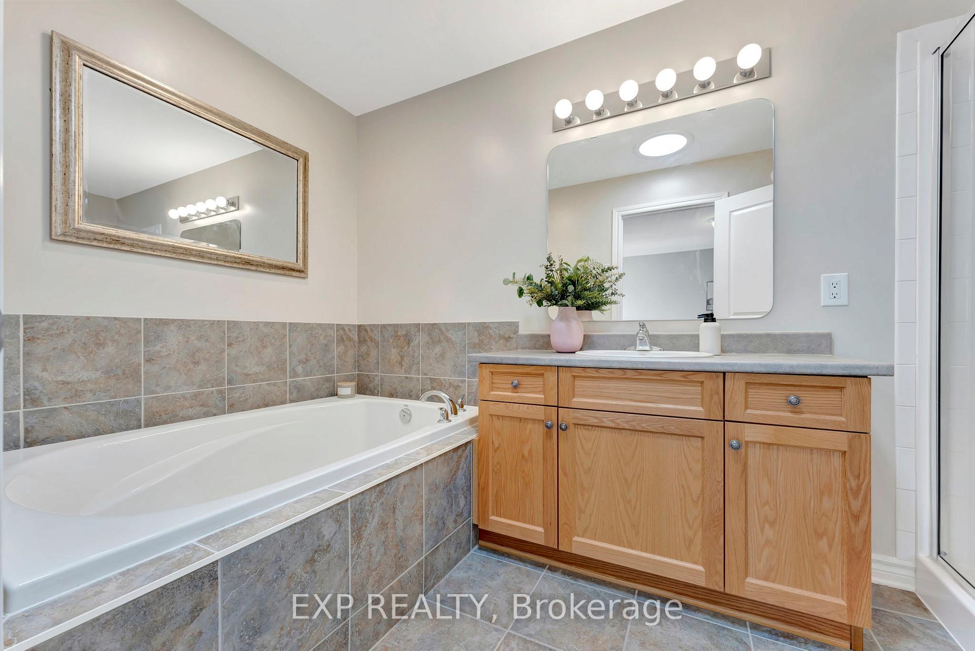 Photo 24 of 312 Waymark Crescent, Ottawa, Kanata - Emerald Meadows/Trailwest — HOMEH