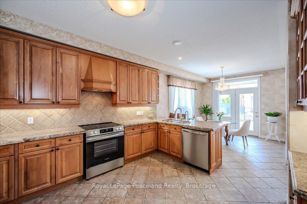 Photo 14 of 58 Kestrel Street, Kitchener, Bridgeport — HOMEH