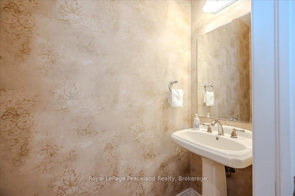 Photo 16 of 58 Kestrel Street, Kitchener, Bridgeport — HOMEH