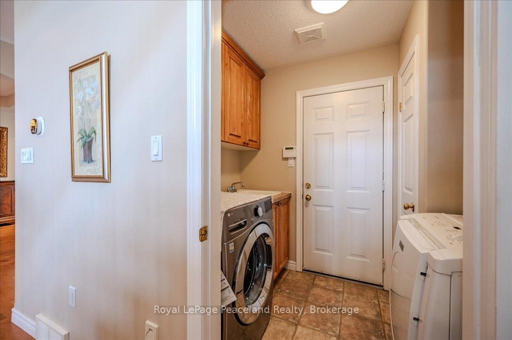 Photo 17 of 58 Kestrel Street, Kitchener, Bridgeport — HOMEH