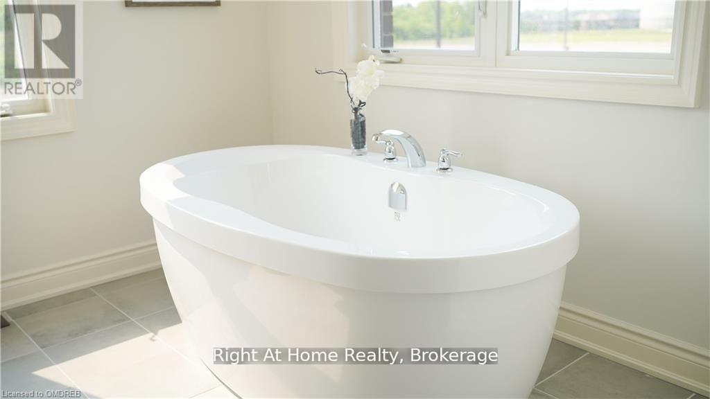 Photo 7 of 466 Humphrey Street, Hamilton, Waterdown — HOMEH