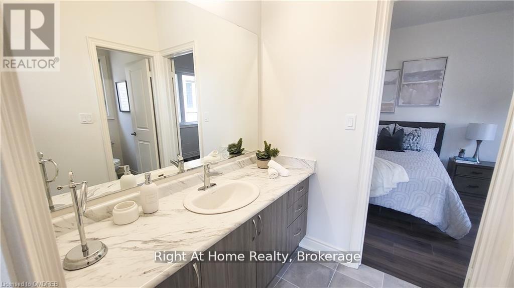 Photo 9 of 466 Humphrey Street, Hamilton, Waterdown — HOMEH
