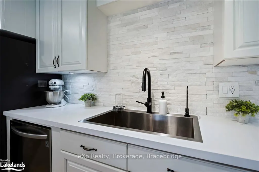 Photo 14 of 67 Union Street W, Minto — HOMEH