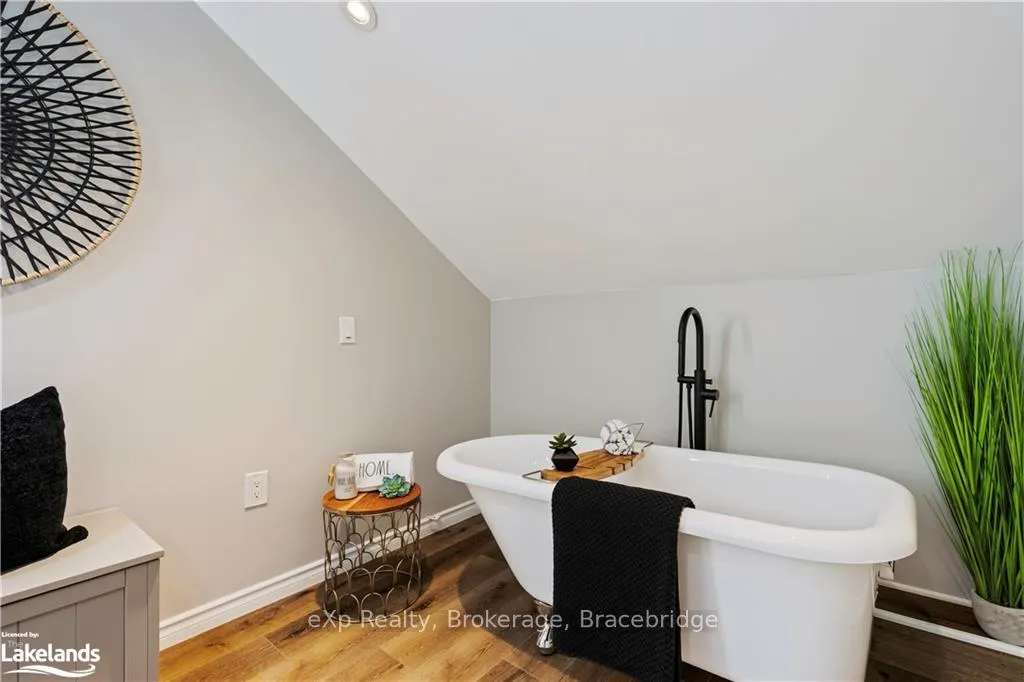 Photo 32 of 67 Union Street W, Minto — HOMEH