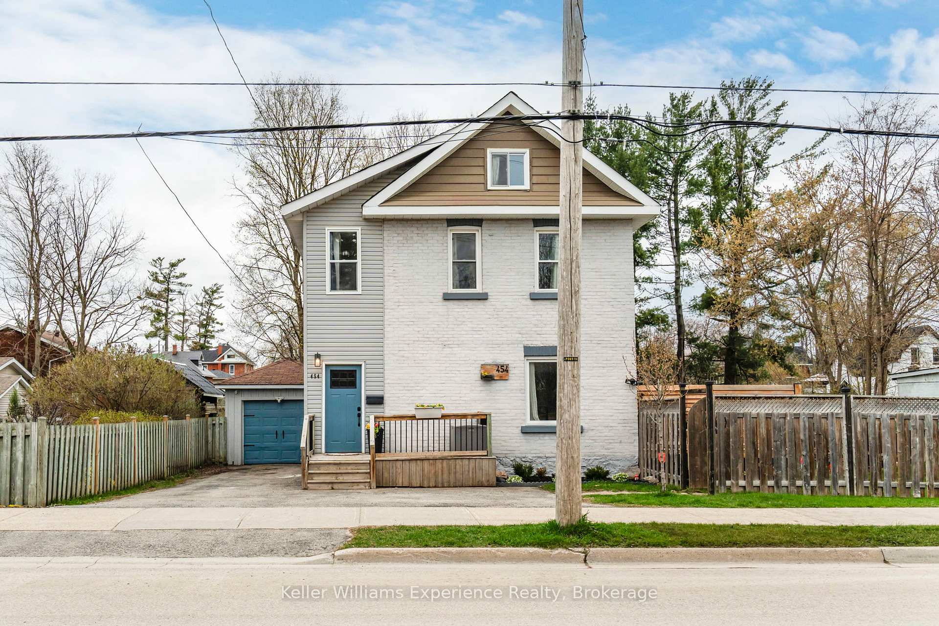 Photo 2 of 454 Colborne Street, Midland — HOMEH