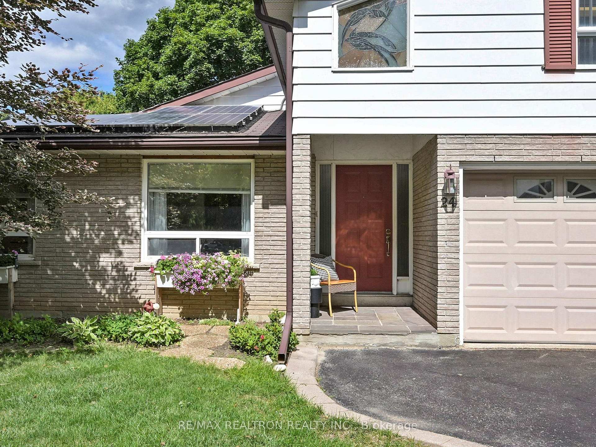 Photo 2 of 24 Castle Harbour Lane, Markham, Bayview Fairway-Bayview Country Club Estates — HOMEH