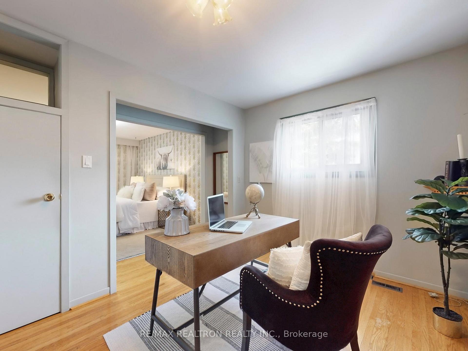 Photo 17 of 24 Castle Harbour Lane, Markham, Bayview Fairway-Bayview Country Club Estates — HOMEH