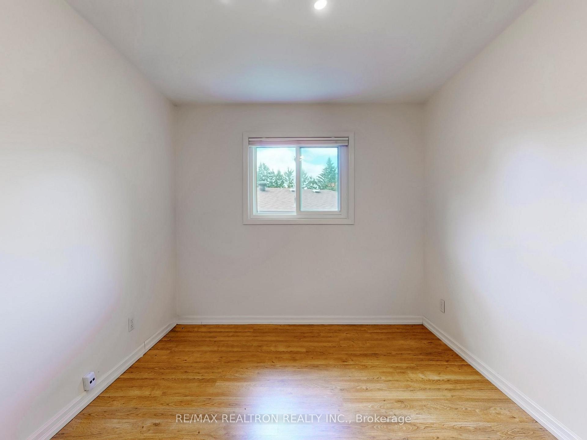 Photo 23 of 24 Castle Harbour Lane, Markham, Bayview Fairway-Bayview Country Club Estates — HOMEH