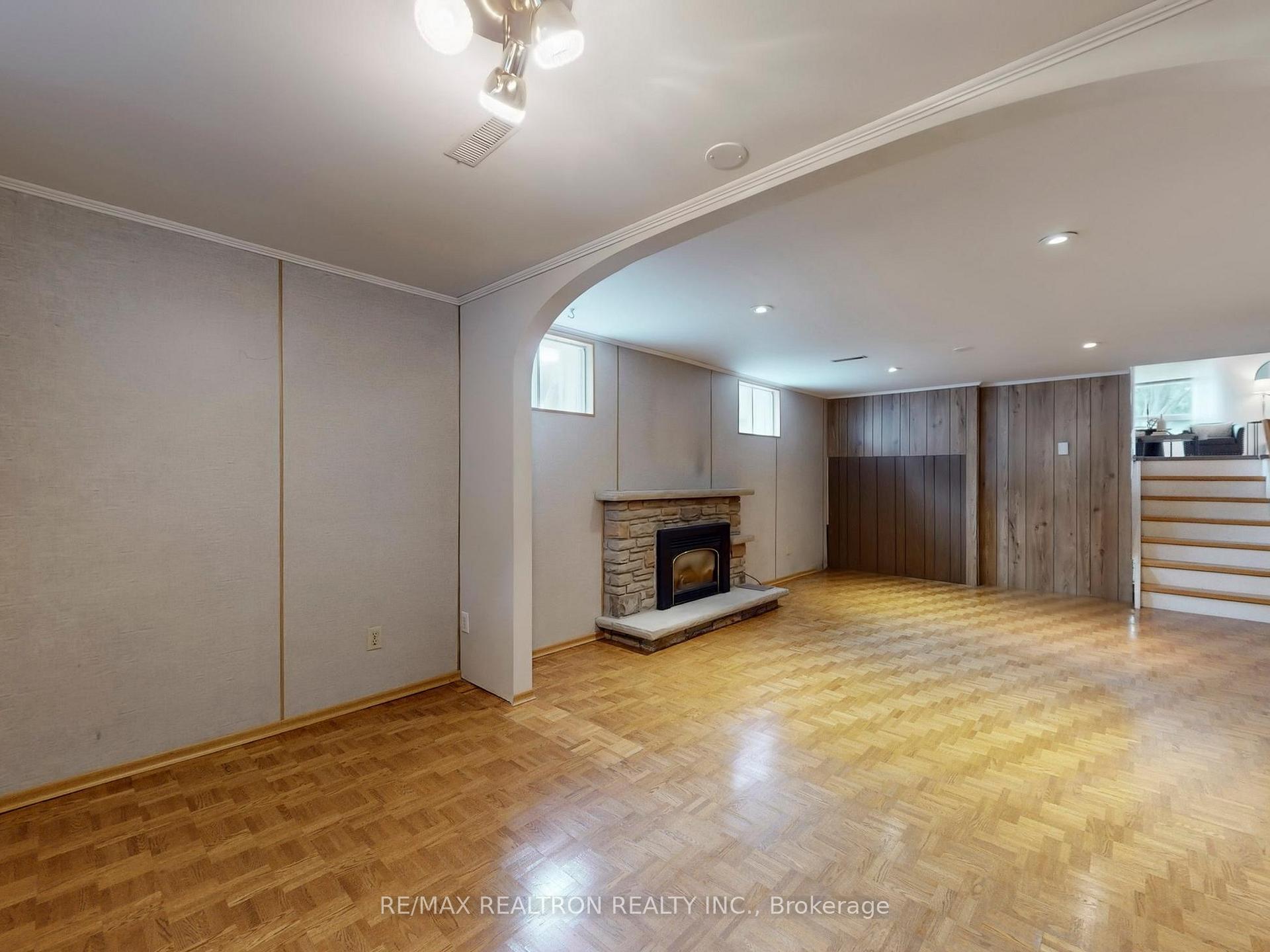 Photo 30 of 24 Castle Harbour Lane, Markham, Bayview Fairway-Bayview Country Club Estates — HOMEH