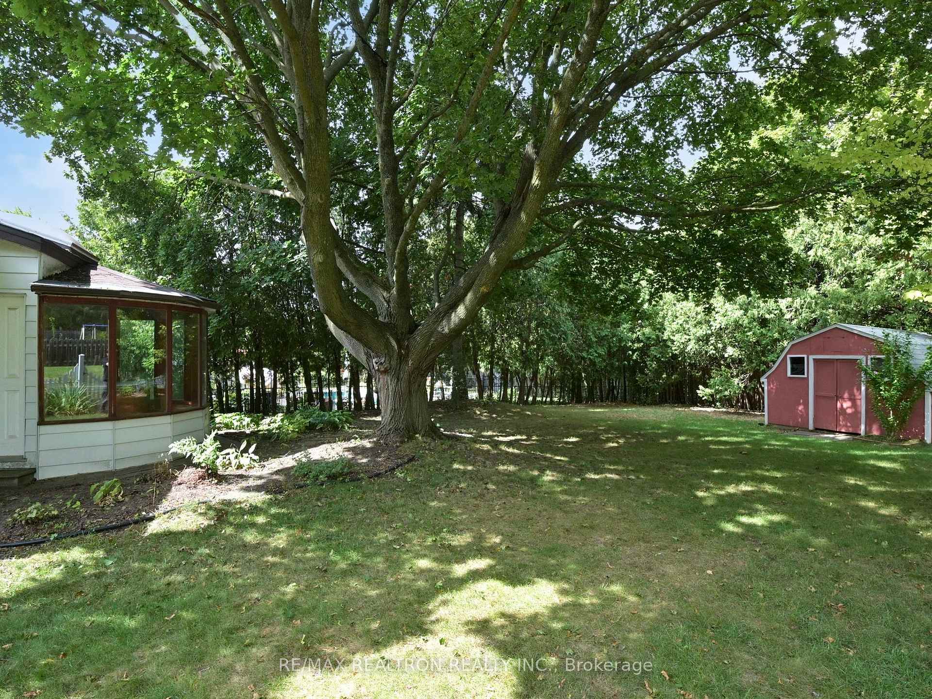 Photo 46 of 24 Castle Harbour Lane, Markham, Bayview Fairway-Bayview Country Club Estates — HOMEH