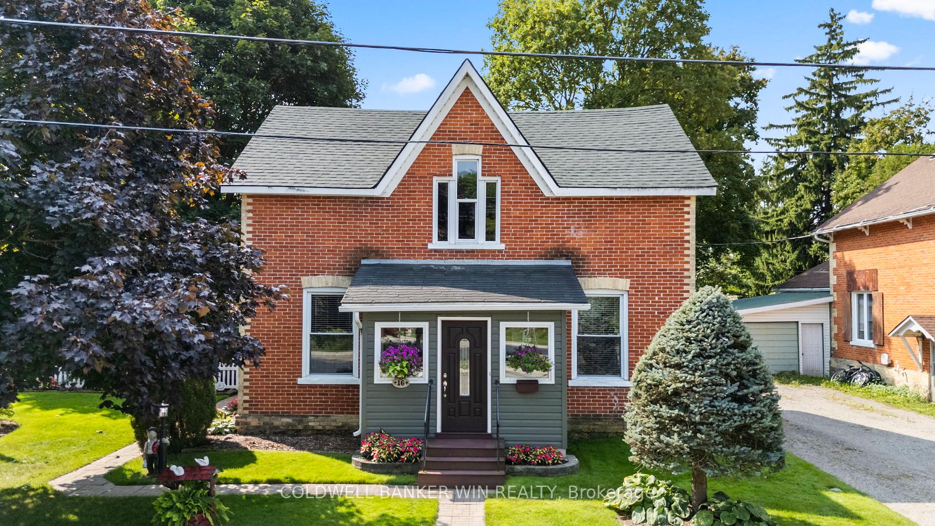 Front of 16 John Street S