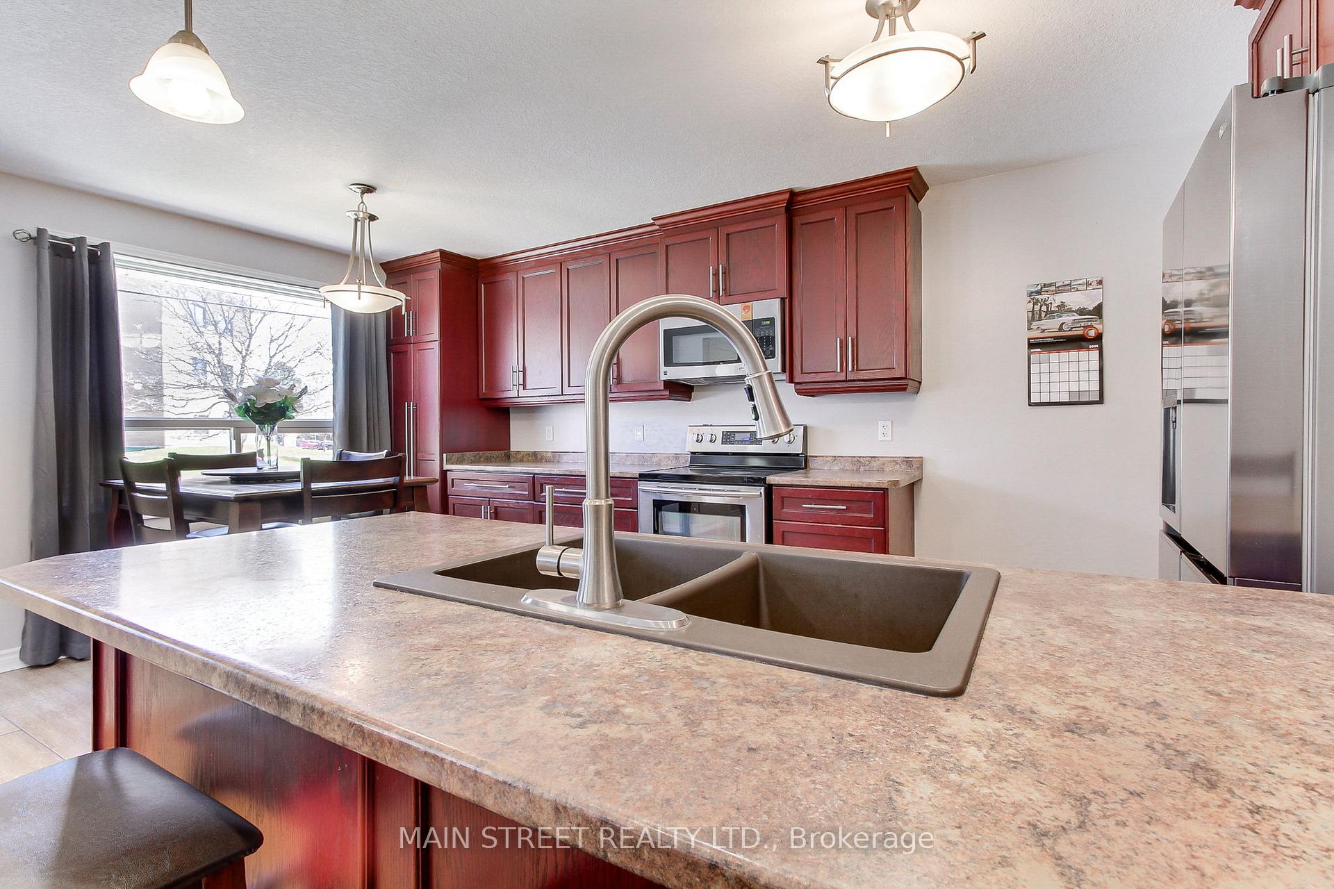 Photo 9 of 246 Franklin Street N, Kitchener — HOMEH